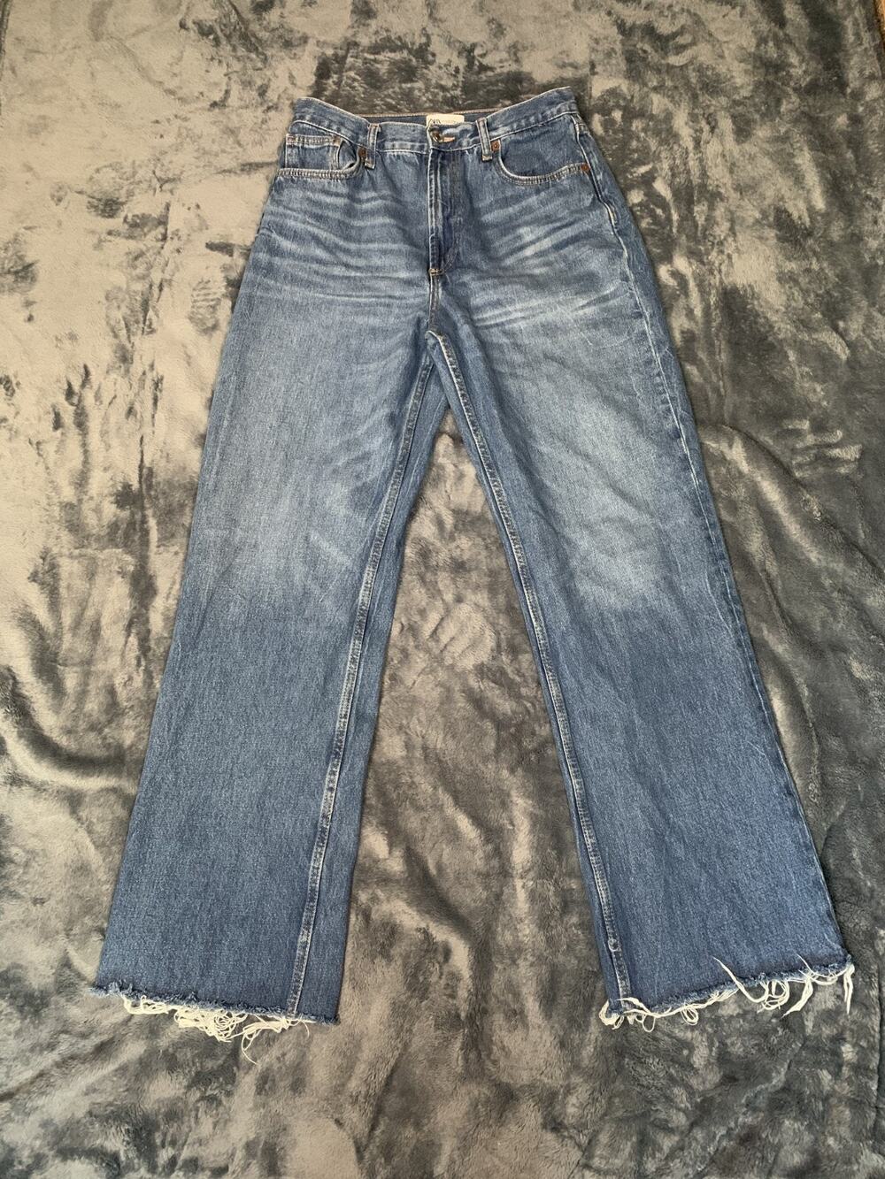 ZARA Jeans Womens Size 10 Distressed Mid Rise Blue Denim Relaxed Stretch Denim